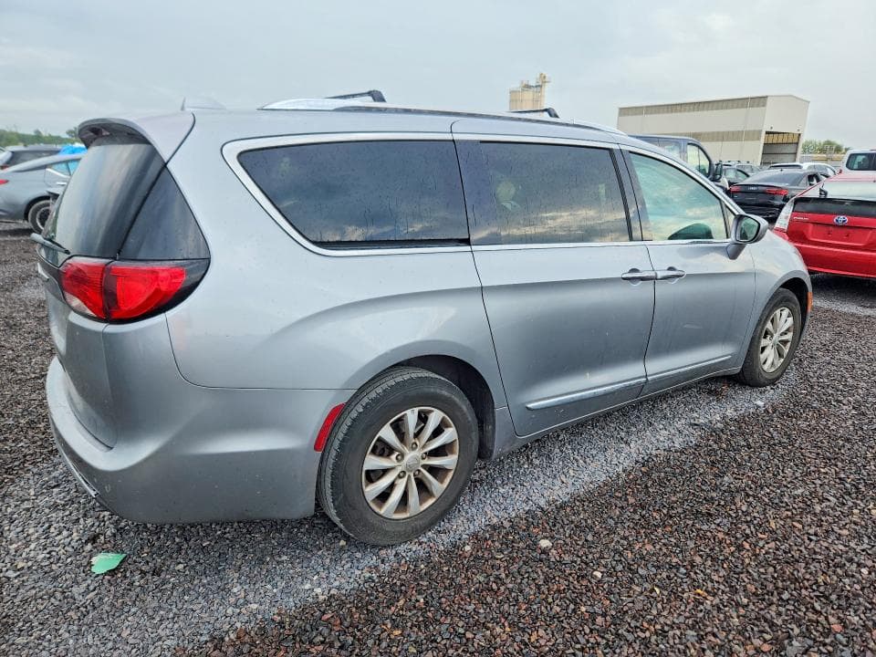 2020 CHRYSLER PACIFICA TOURING L 3