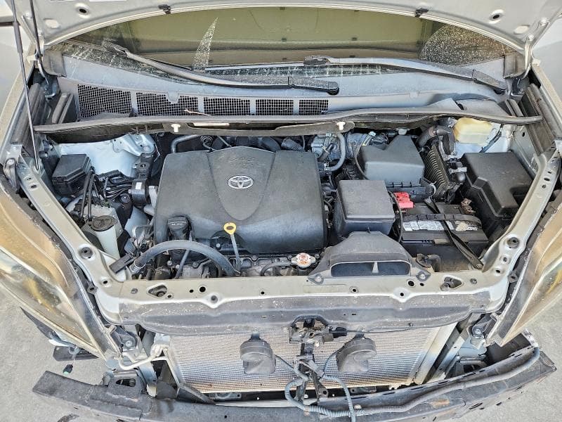 2019 TOYOTA SIENNA SE PREMIUM 7-PASSENGER 12
