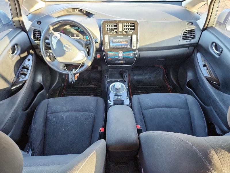 2017 NISSAN LEAF SV 8