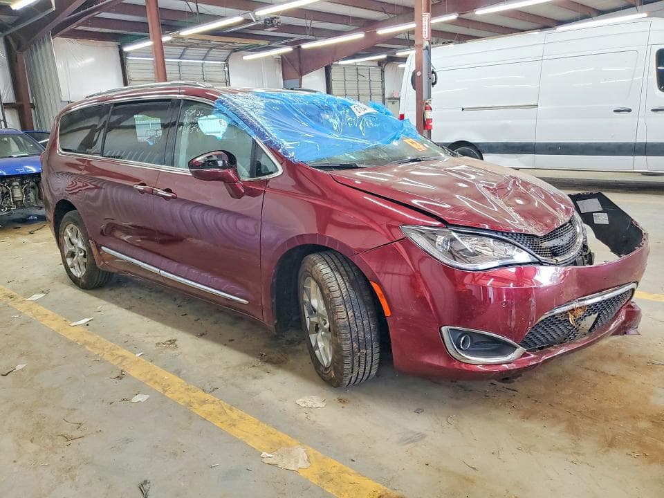 2017 CHRYSLER PACIFICA LIMITED 4