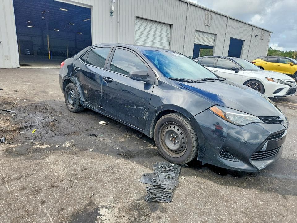 2017 TOYOTA COROLLA LE 4