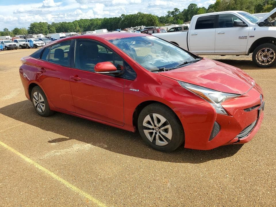 2018 TOYOTA PRIUS THREE 4