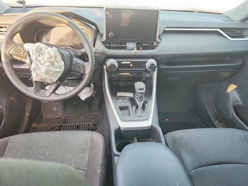 2024 TOYOTA RAV4 XLE 8