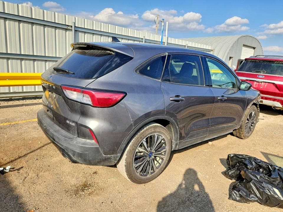 2022 FORD ESCAPE SE 3