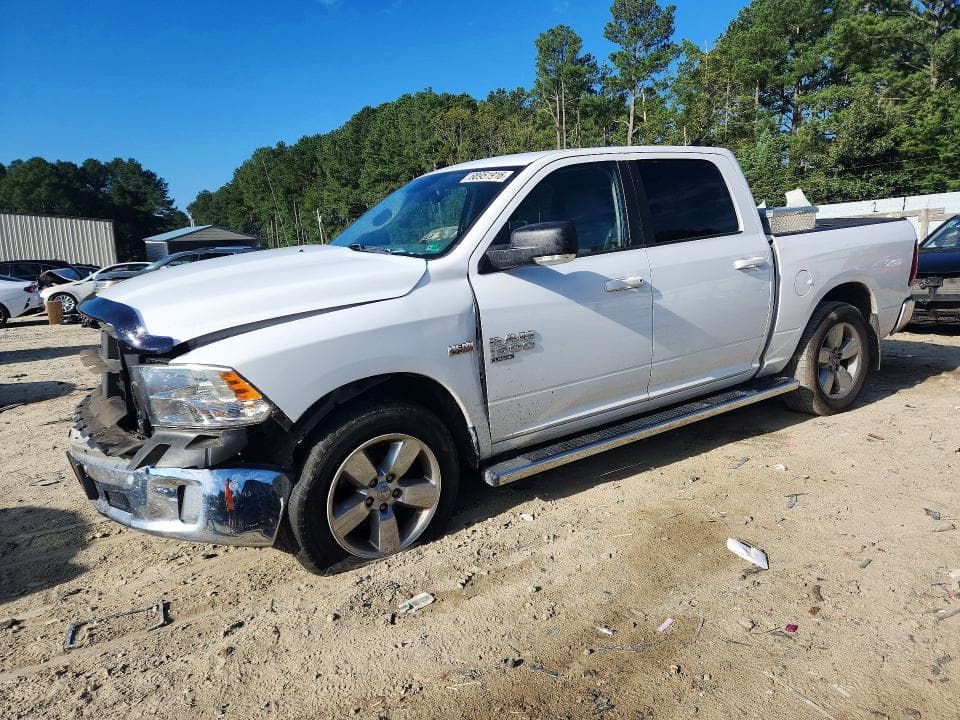 2019 RAM 1500 CLASSIC SLT - 1