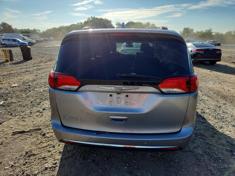 2017 CHRYSLER PACIFICA TOURING L 6