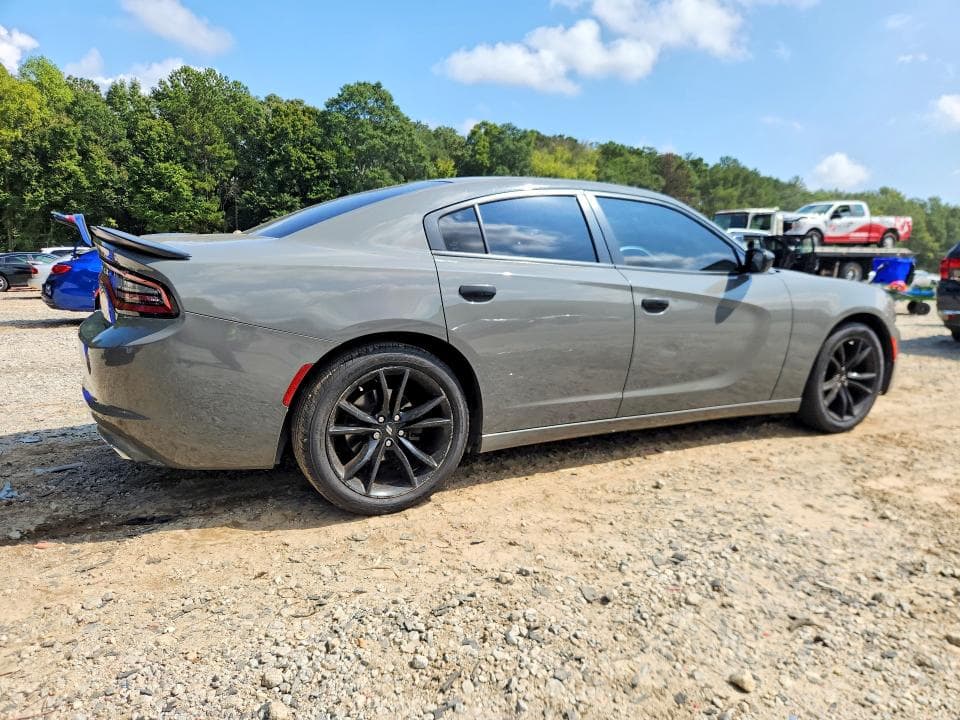 2017 DODGE CHARGER SE 3