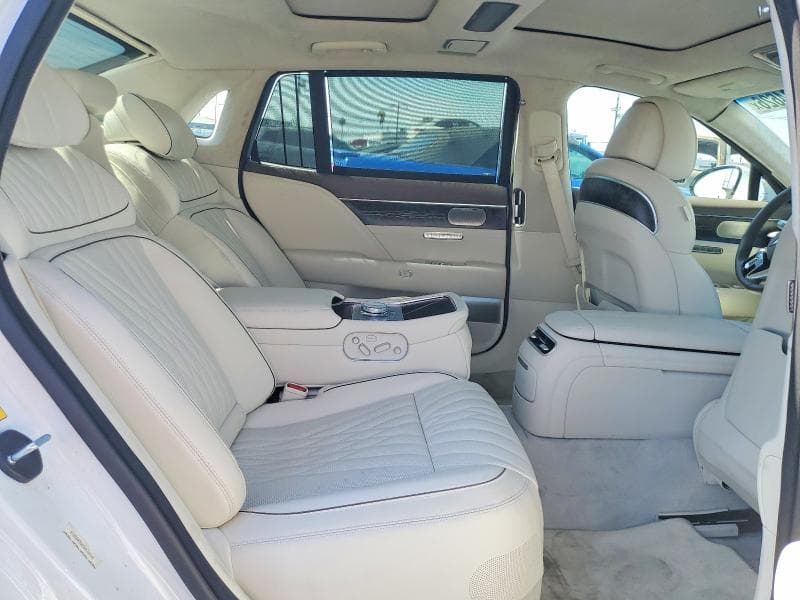 2025 GENESIS G90 3.5T E-SUPERCHARGER 10
