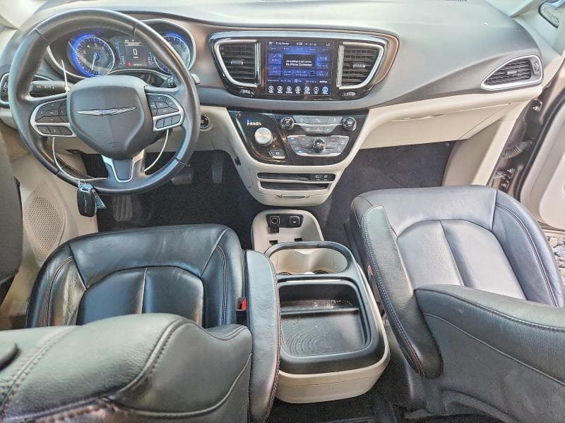 2017 CHRYSLER PACIFICA TOURING L 8