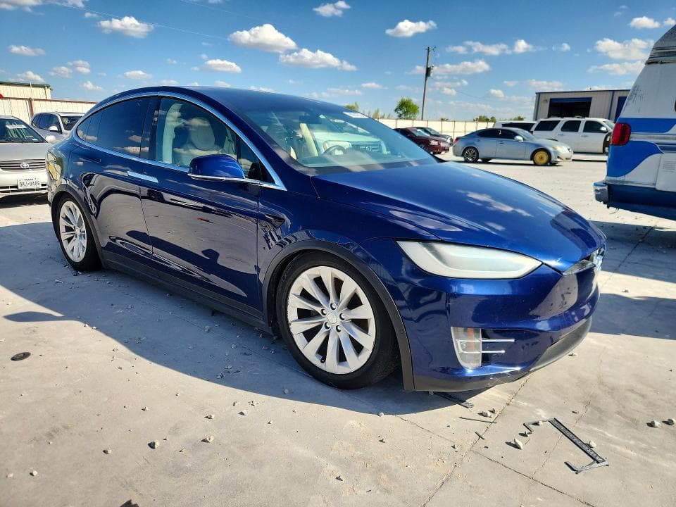 2017 TESLA MODEL X 4