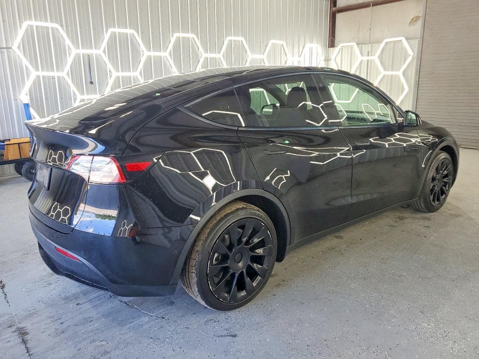 2023 TESLA MODEL Y 3