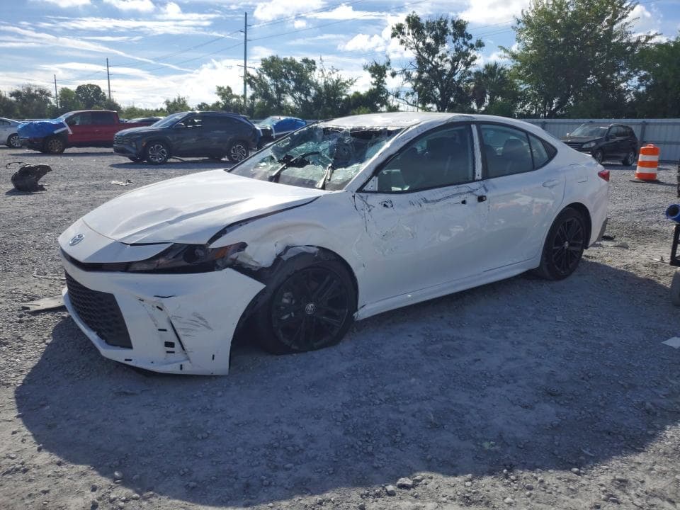 2025 TOYOTA CAMRY SE