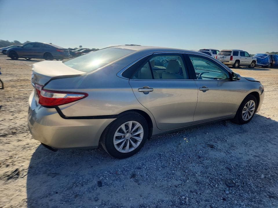 2017 TOYOTA CAMRY LE 3