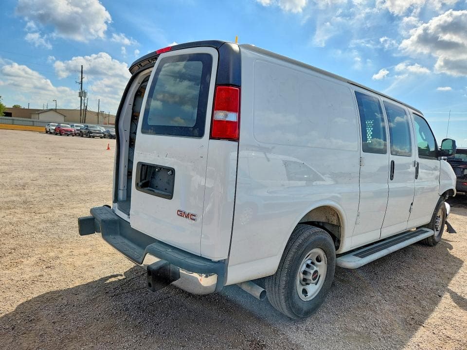 2026 GMC SAVANA G2500 3