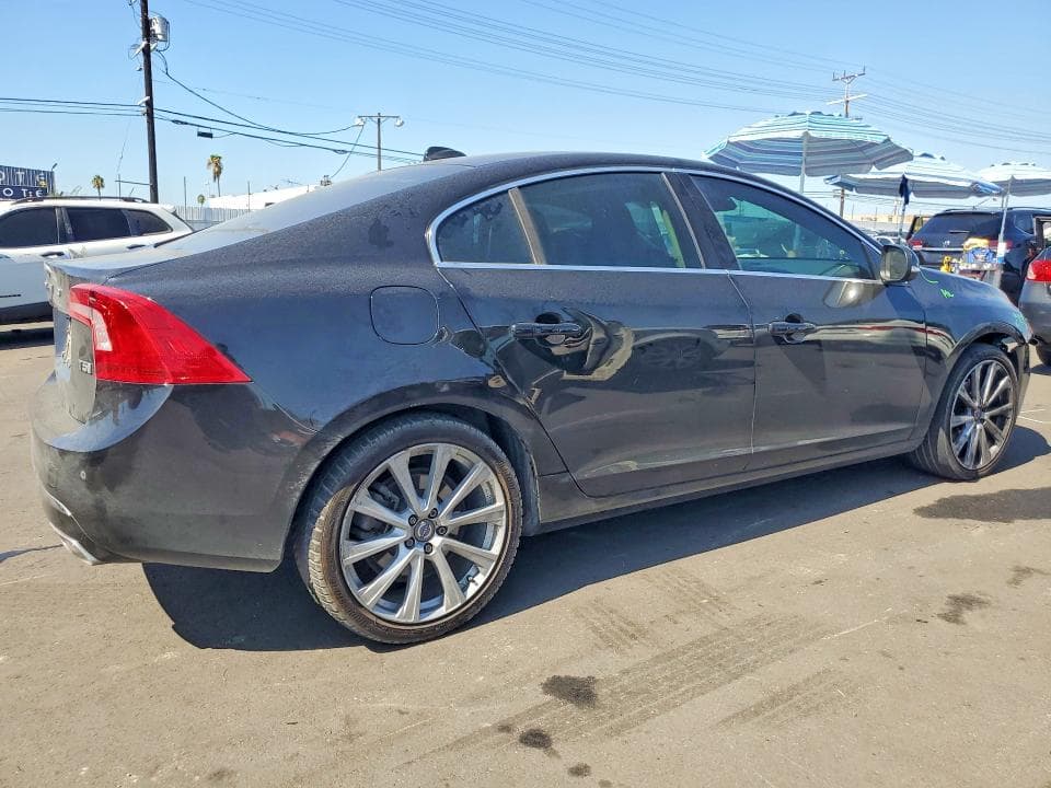 2018 VOLVO S60 PLATINUM 3
