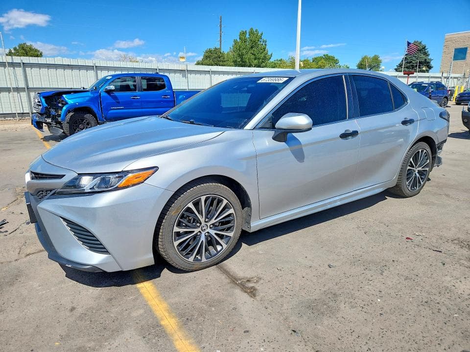 2018 TOYOTA CAMRY SE - 1