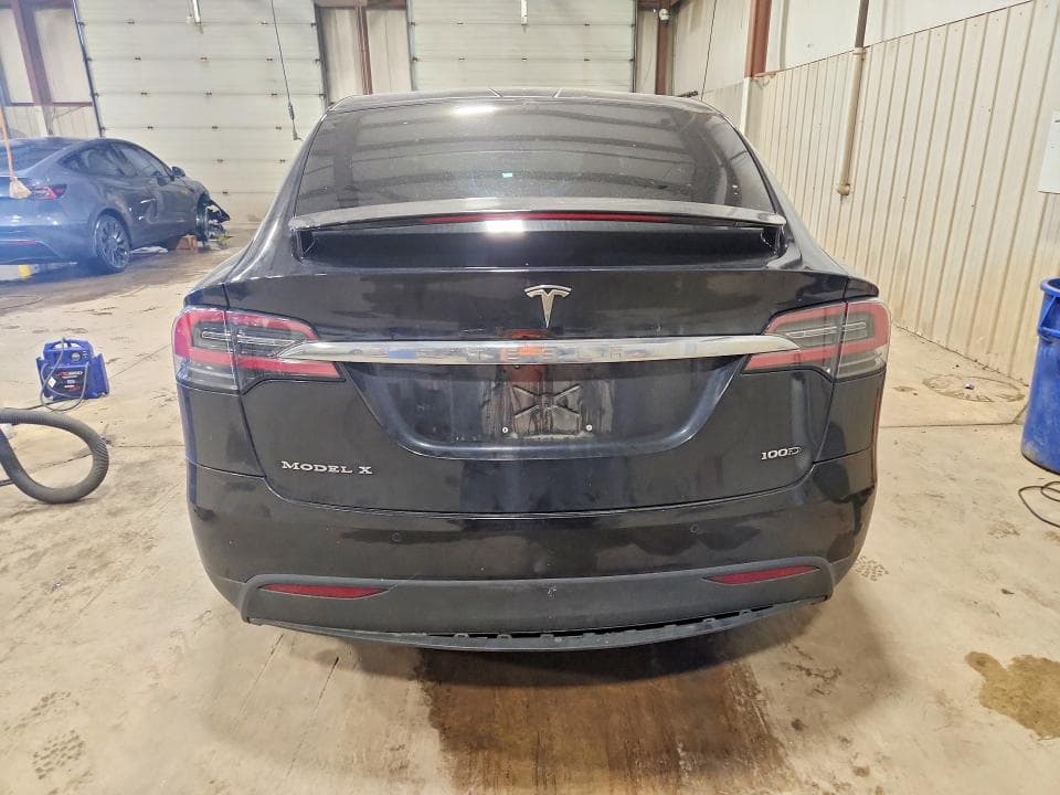 2017 TESLA MODEL X 6