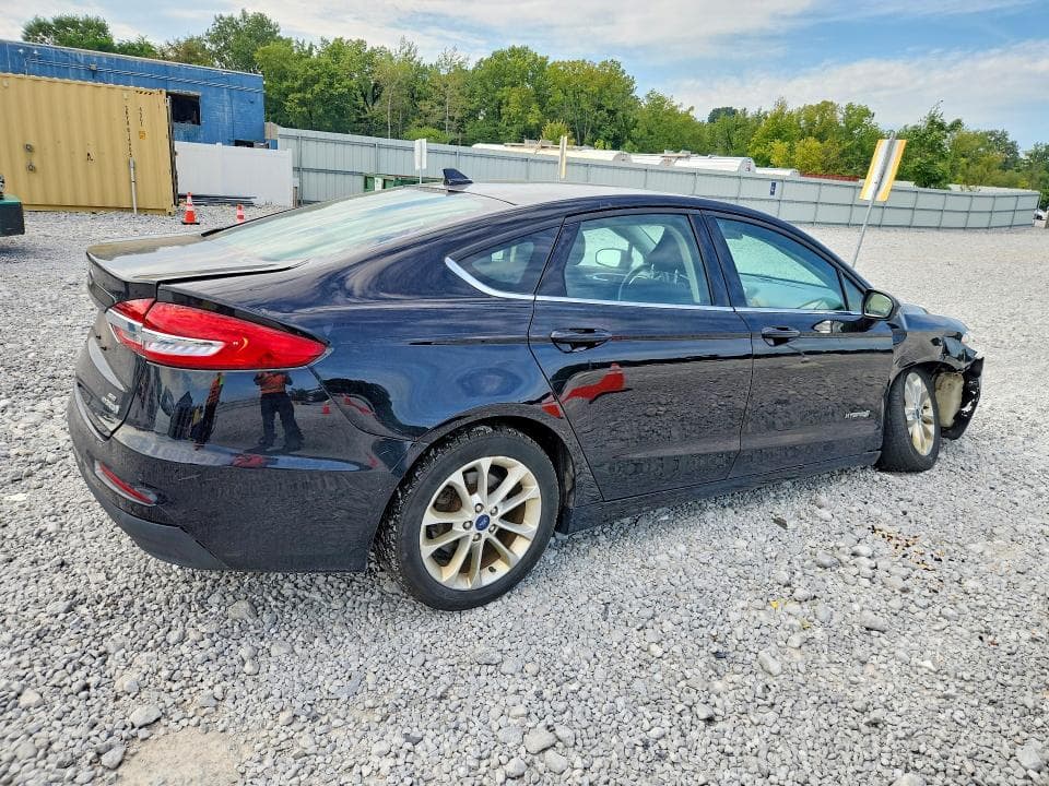 2019 FORD FUSION SE 3