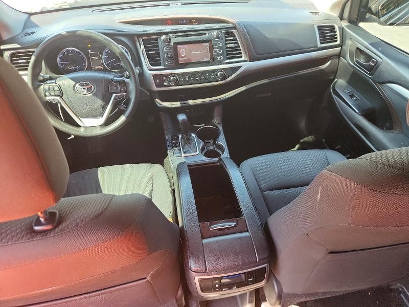 2019 TOYOTA HIGHLANDER LE 8