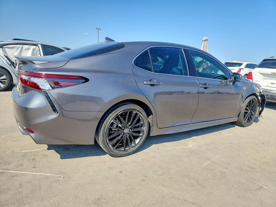 2021 TOYOTA CAMRY XSE 3