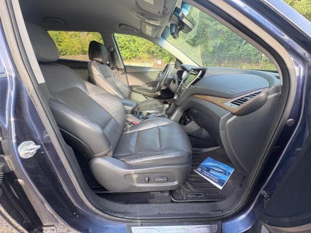 2017 HYUNDAI SANTA FE SE 5