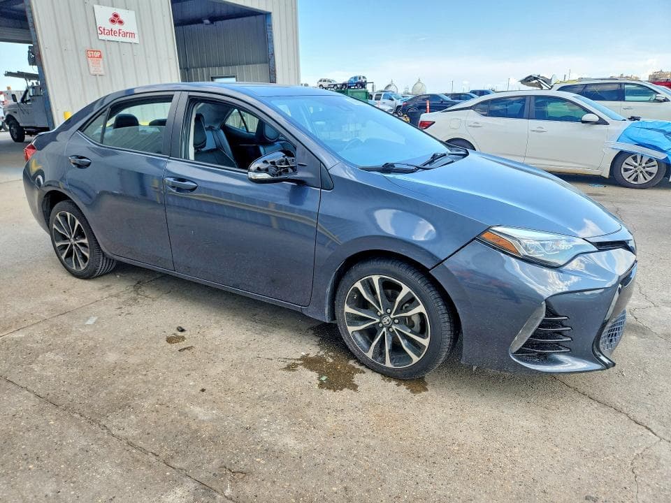2017 TOYOTA COROLLA SE 4