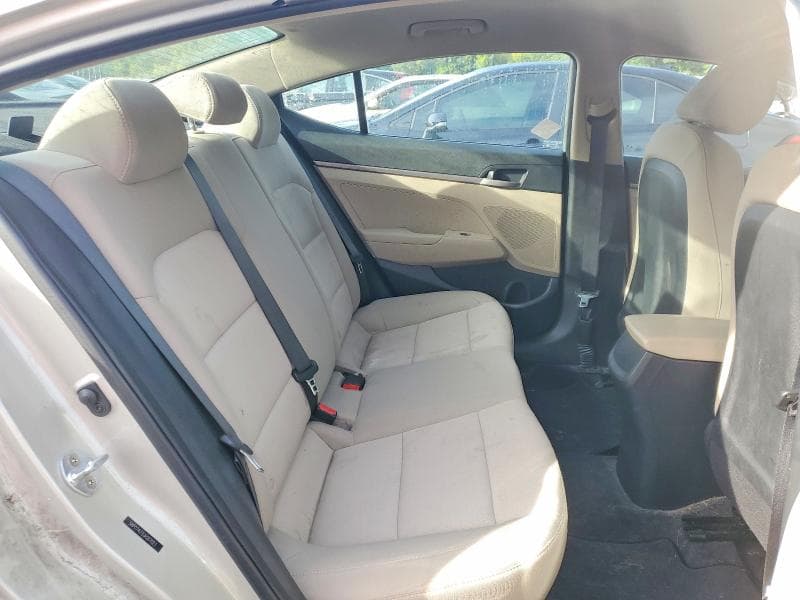 2018 HYUNDAI ELANTRA SE 10