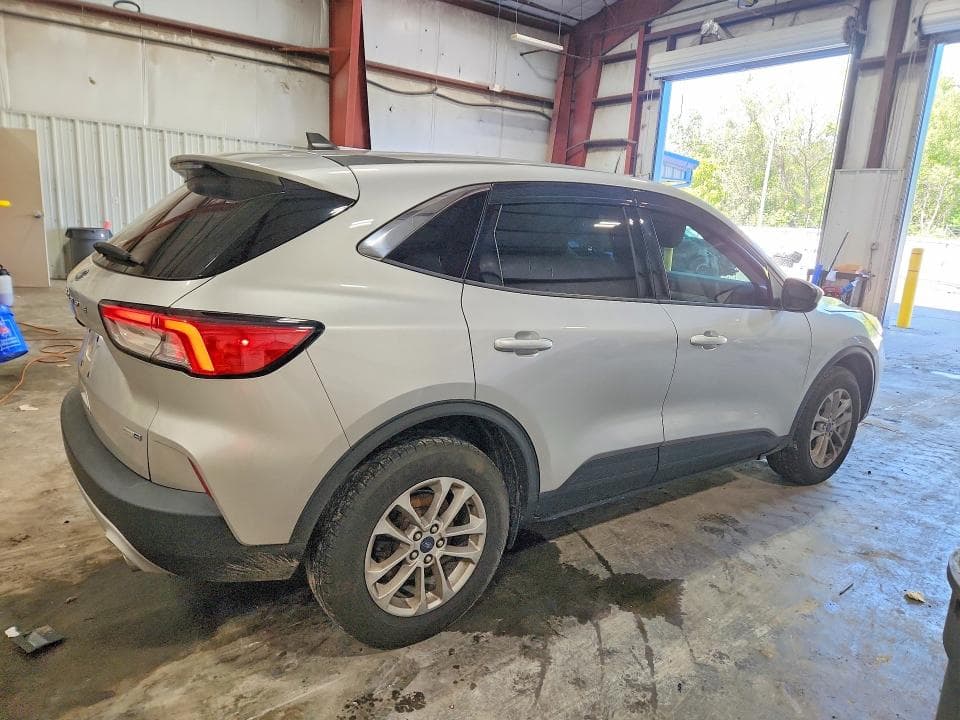 2020 FORD ESCAPE SE 3