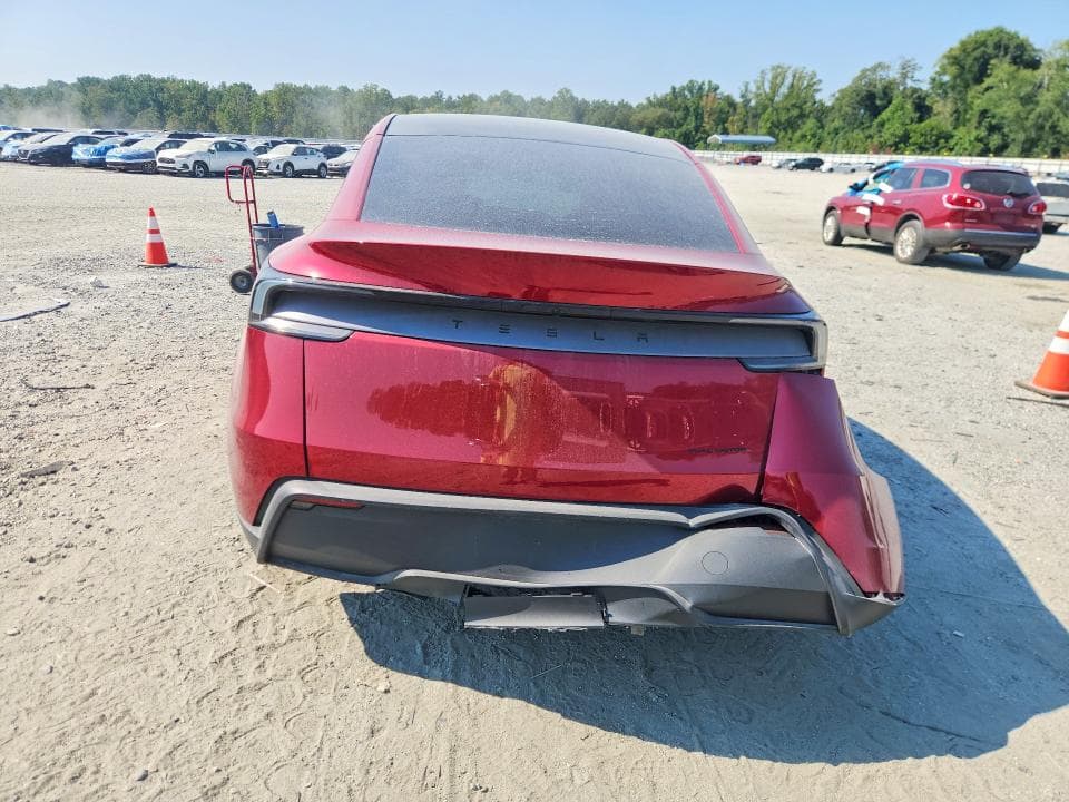 2026 TESLA MODEL Y 6