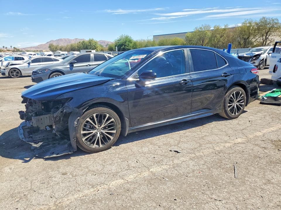 2018 TOYOTA CAMRY SE