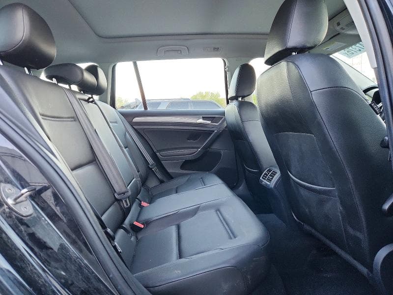 2019 VOLKSWAGEN GOLF ALLTRACK S 10