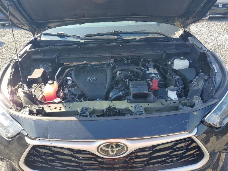 2023 TOYOTA HIGHLANDER XLE 12