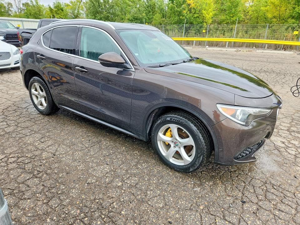 2019 ALFA ROMEO STELVIO 4