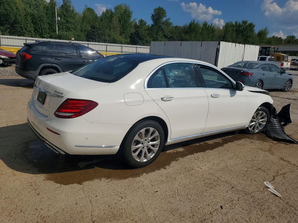 2017 MERCEDES-BENZ E 300 4MATIC 3