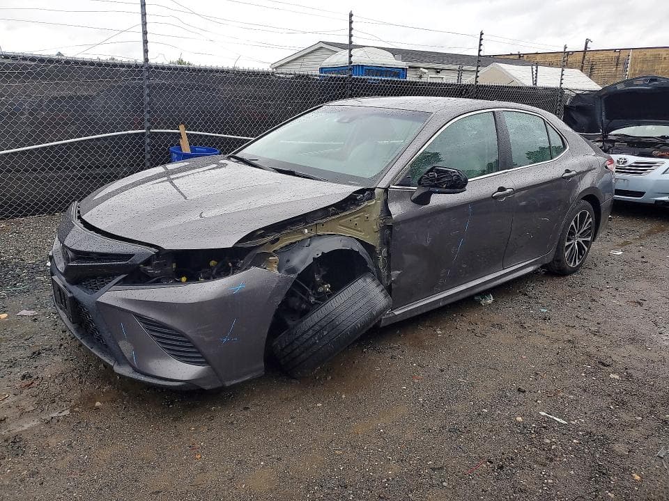 2020 TOYOTA CAMRY SE - 1
