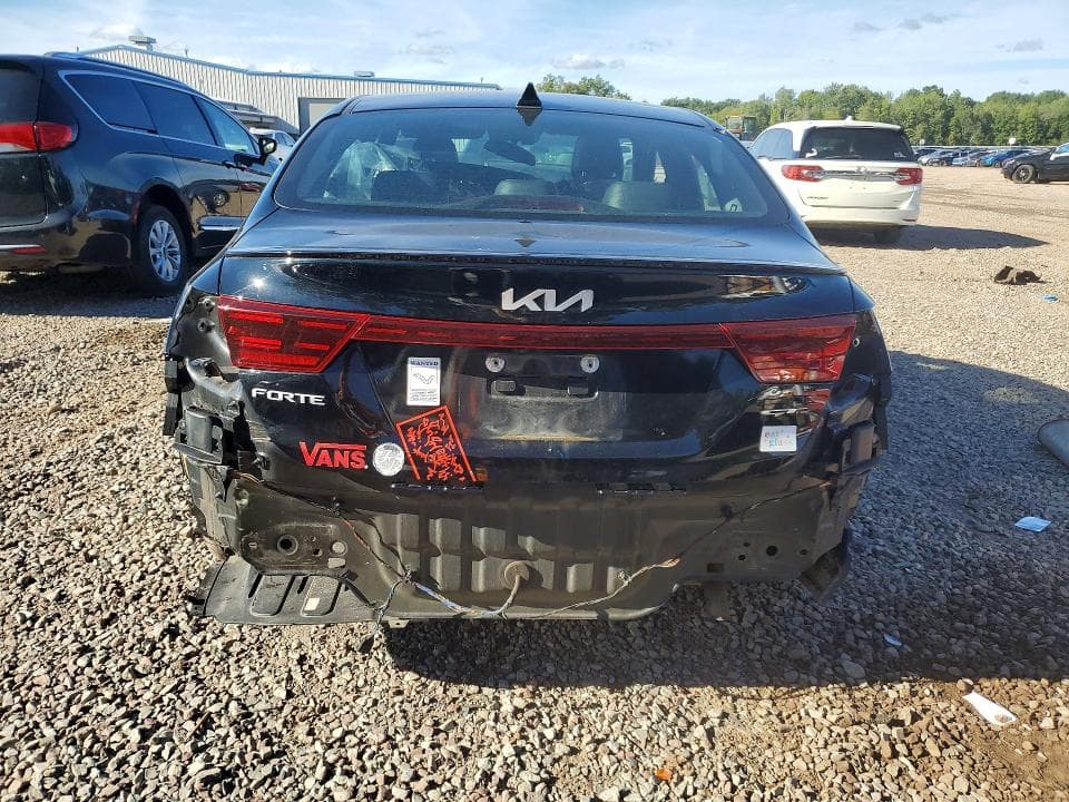 2023 KIA FORTE GT LINE 6