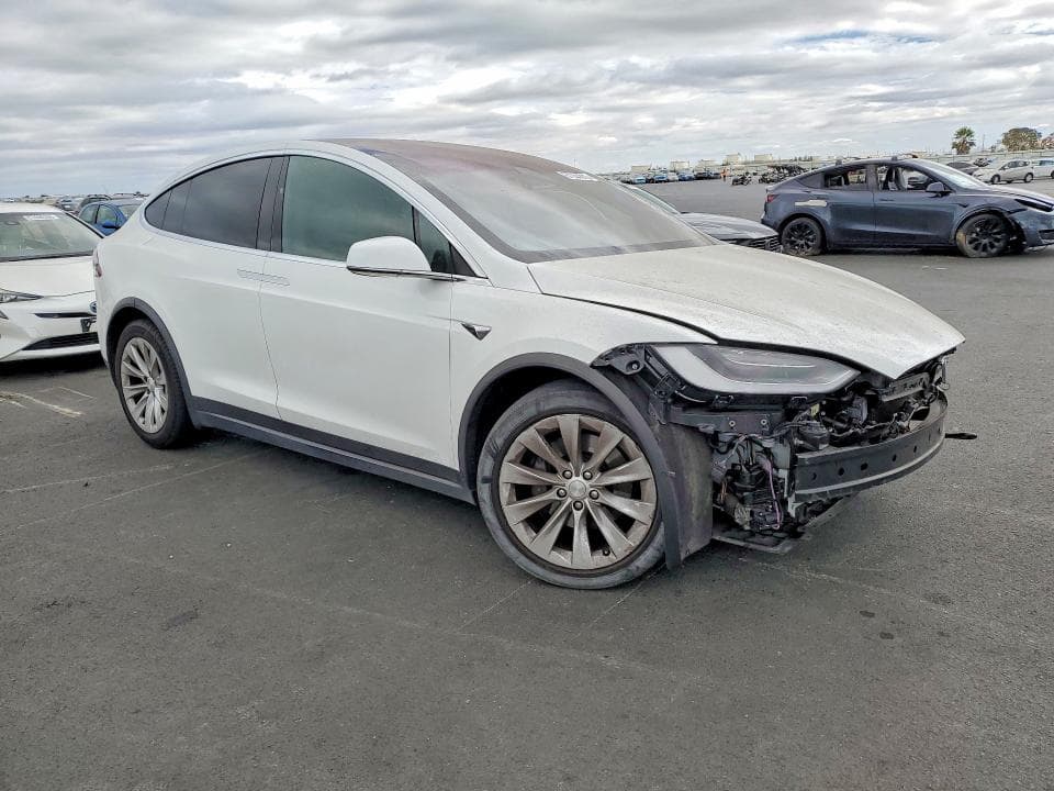 2018 TESLA MODEL X 4
