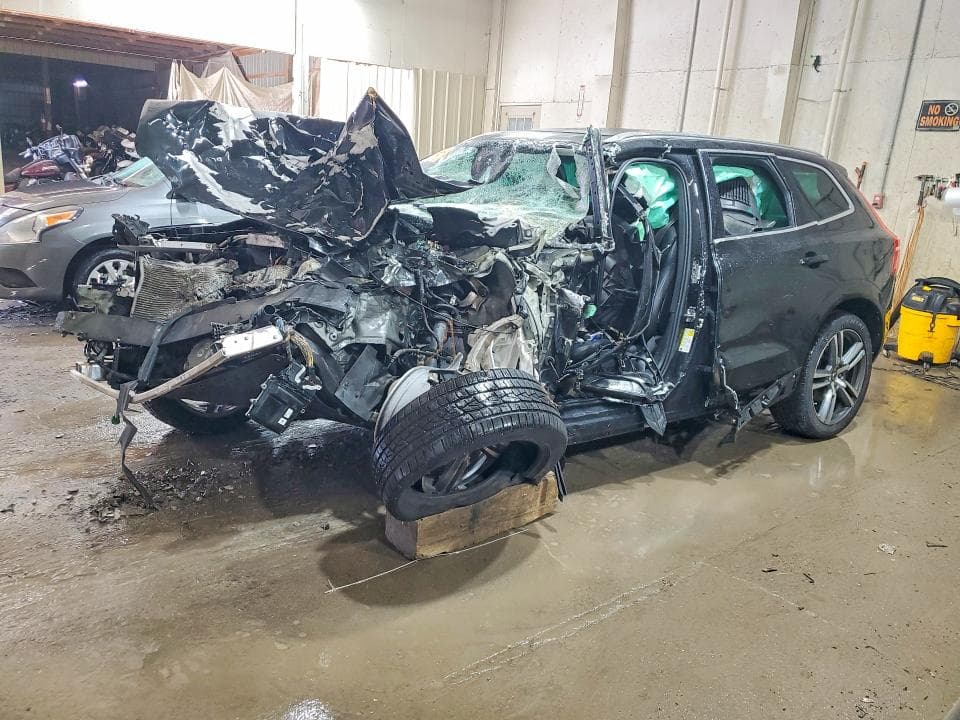 2018 VOLVO XC60 T6