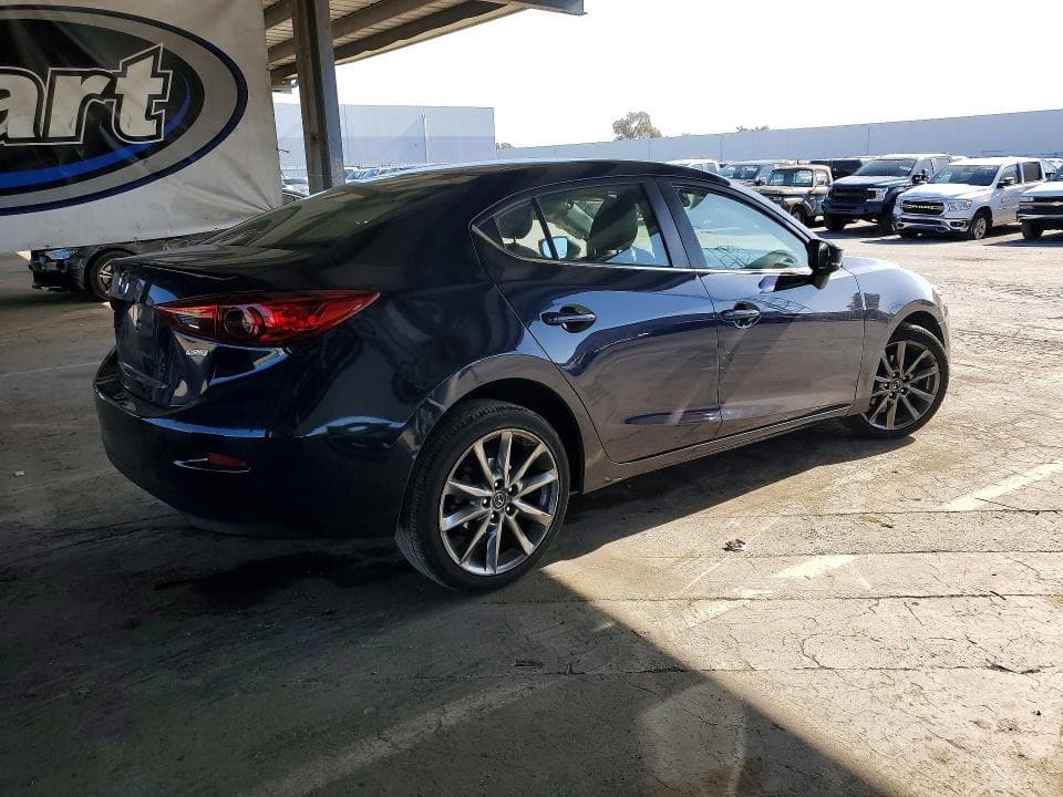 2018 MAZDA 3 TOURING 3