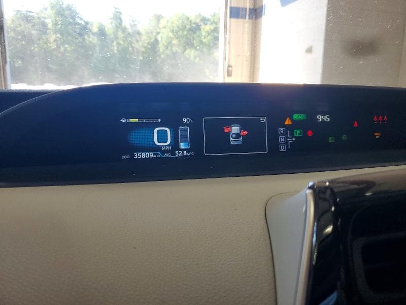 2017 TOYOTA PRIUS TWO 9