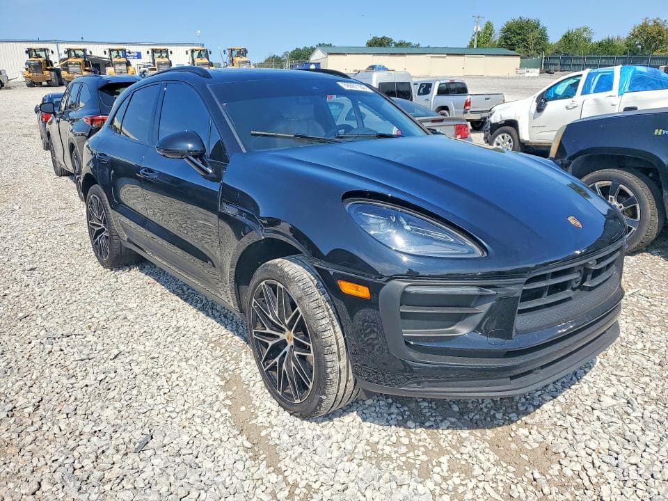 2024 PORSCHE MACAN BASE 4