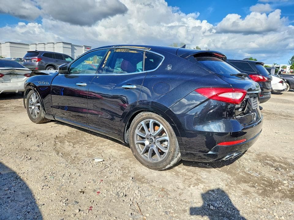 2020 MASERATI LEVANTE 2