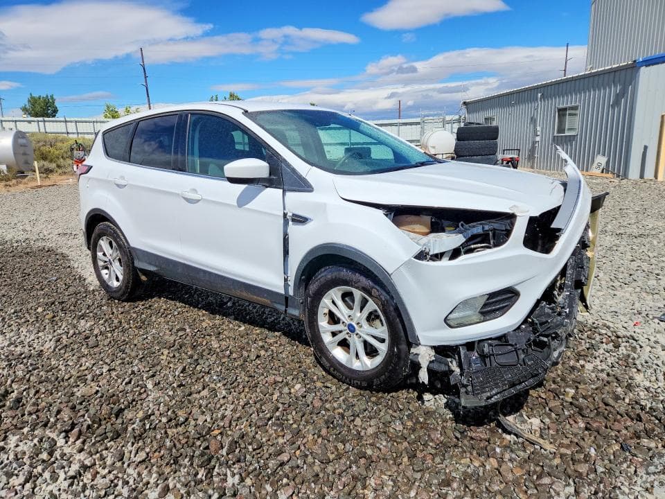 2017 FORD ESCAPE SE 4