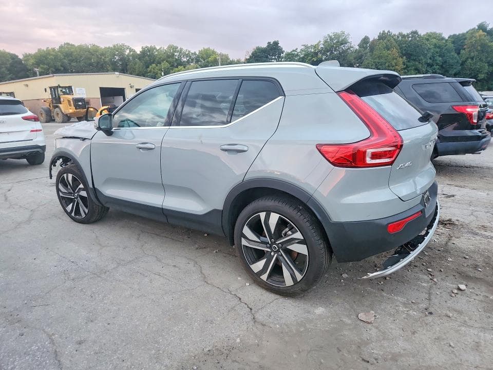 2024 VOLVO XC40 ULTIMATE 2