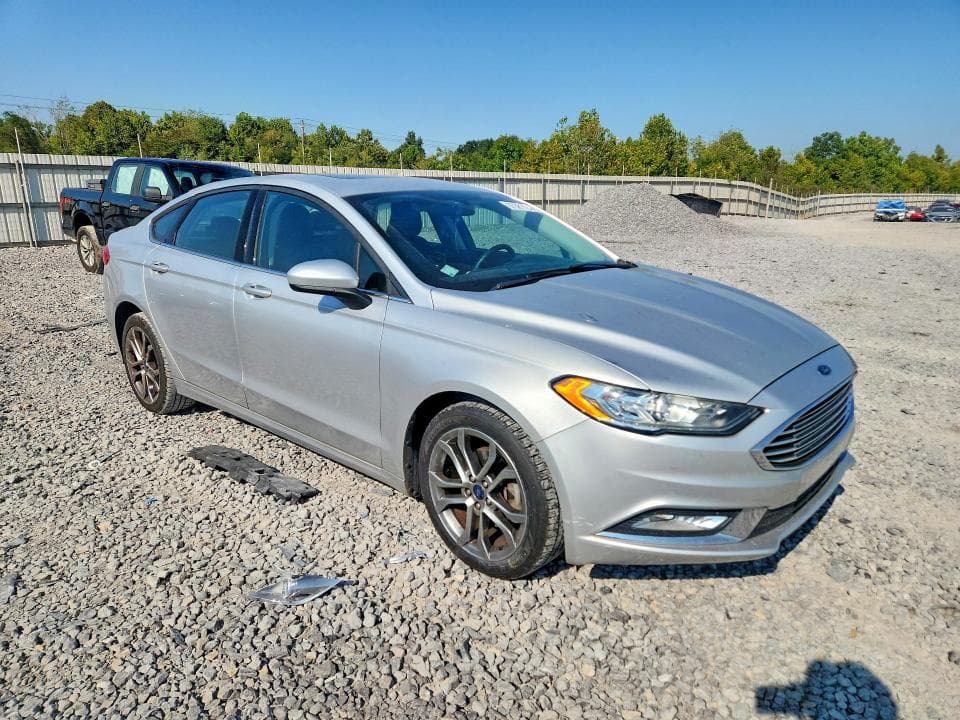 2017 FORD FUSION SE 4