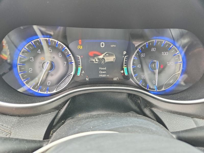 2018 CHRYSLER PACIFICA LIMITED 9
