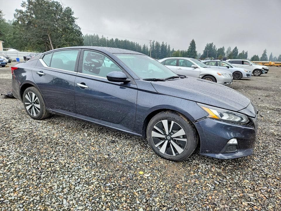 2021 NISSAN ALTIMA SV 4