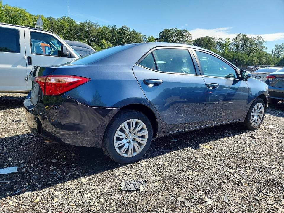 2017 TOYOTA COROLLA LE 3