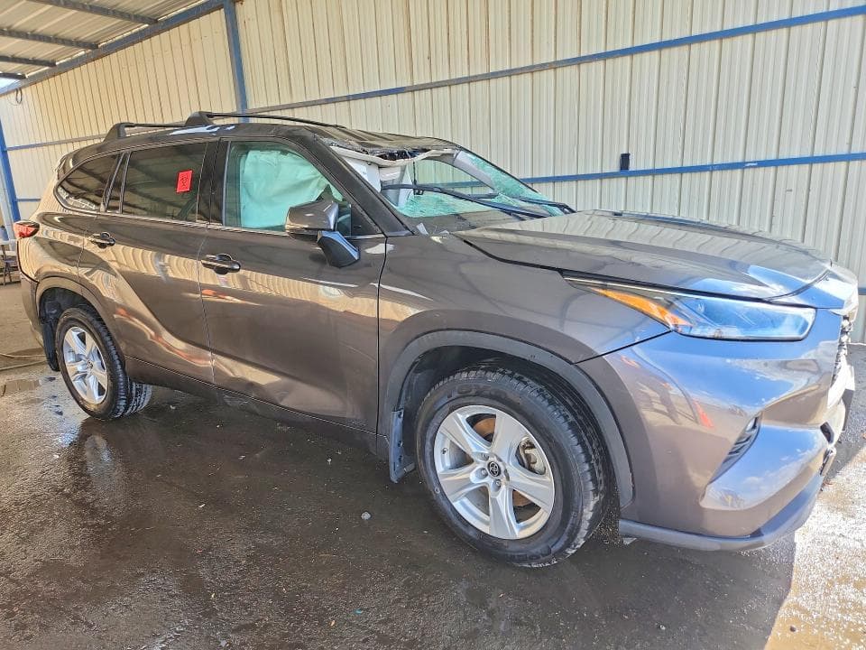 2022 TOYOTA HIGHLANDER HYBRID LE 4