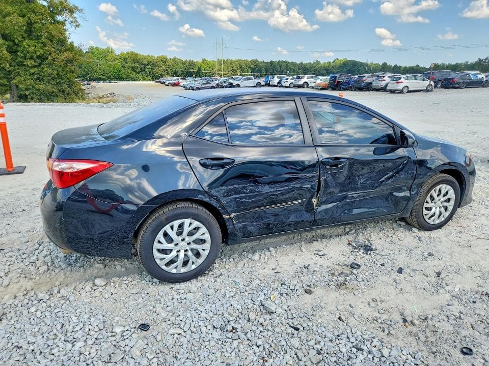 2018 TOYOTA COROLLA LE 3